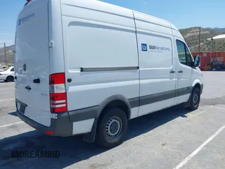 2017 Mercedes-Benz Sprinter Cargo Worker with VIN WD3PE7CD6HP570525, listed as a IAAI auction lot 42096771 with 276,337 mi miles. Bid and sale history available at carsss.com. Image 4.