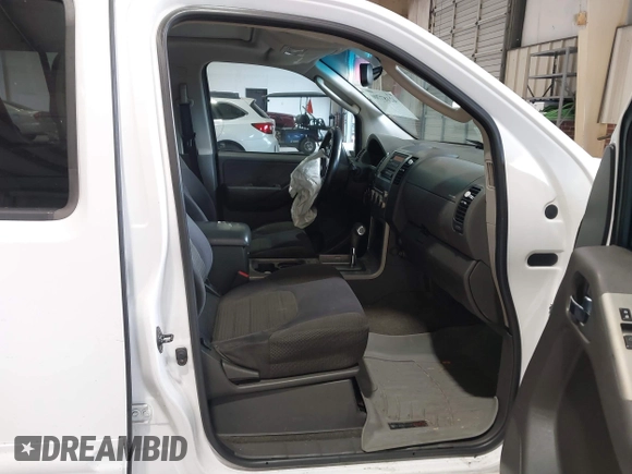 2007 Nissan Pathfinder S z VIN 5N1AR18U47C648842, wystawiony jako IAAI lot #42187700 z przebiegiem 199 209 mil mil oraz . Historia ofert i sprzedaży dostępna na DreamBid. Obrazek 5.