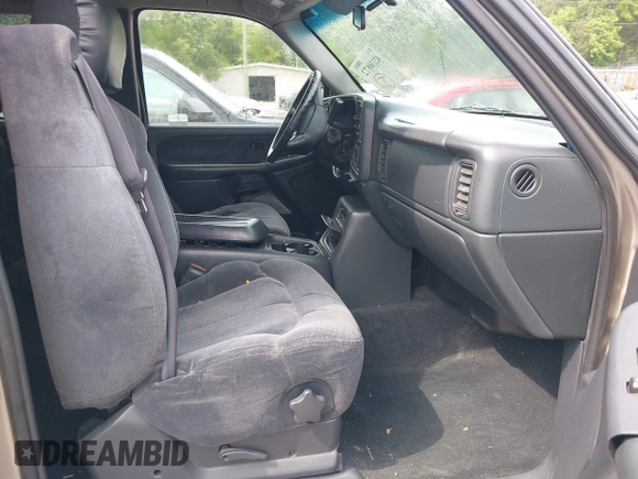 2000 Chevrolet Silverado 1500 LS with VIN 1GCEK19V6YE250619, listed as a IAAI auction lot 42130872 with Not Provided miles. Bid and sale history available at carsss.com. Image 5.