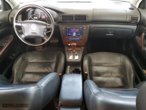 2003 Volkswagen Passat GLX with VIN WVWTH63BX3P381745, listed as a Copart auction lot 63975414 with 180,783 mi miles and Clean Title. Bid and sale history available at carsss.com. Image 8.