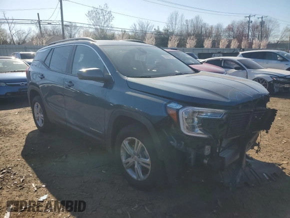 2024 GMC Terrain SLE with VIN 3GKALTEG8RL384990, listed as a Copart auction lot 52880765 with 5,621 mi miles and Salvage Title. Bid and sale history available at DreamBid. Image 4.