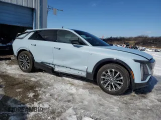 2024 Cadillac LYRIQ Sport z VIN 1GYKPTRL9RZ122152, wystawiony jako Copart lot #44753205 z przebiegiem 8844 mil mil oraz Szkody całkowita. Historia ofert i sprzedaży dostępna na DreamBid. Obrazek 4.