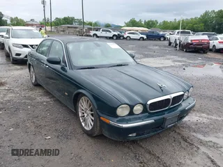 2006 Jaguar XJ 8 z VIN SAJWA71B86SH03797, wystawiony jako IAAI lot #42491455 z przebiegiem 112 107 mil mil oraz . Historia ofert i sprzedaży dostępna na DreamBid. Obrazek 1.
