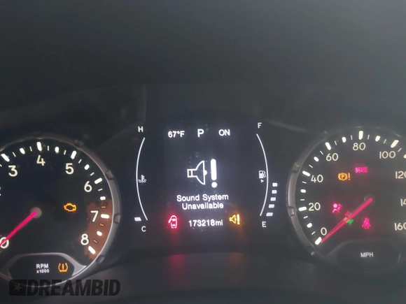 2017 Jeep Renegade Altitude with VIN ZACCJBBB0HPF03019, listed as a IAAI auction lot 42143122 with 173,218 mi miles and . Bid and sale history available at DreamBid. Image 7.