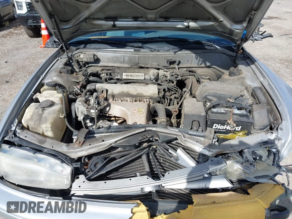 1992 Toyota Camry LE with VIN 4T1SK12E4NU141697, listed as a IAAI auction lot 41975478 with 100,732 mi miles. Bid and sale history available at carsss.com. Image 10.