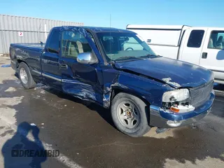 2000 GMC New Sierra 1500 SLE with VIN 2GTEC19TXY1286357, listed as a IAAI auction lot 41809471 with 298,643 mi miles. Bid and sale history available at carsss.com. Image 1.