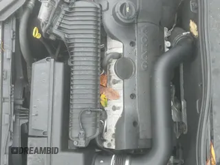 2015 Volvo S60 T5 Premier с VIN YV1612TKXF2338061, выставлен на аукционе IAAI как лот 43391459 с пробегом 103 198 миль миль и . История ставок и продаж доступна на DreamBid. Изображение 19.