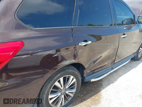 2019 Nissan Pathfinder SL z VIN 5N1DR2MN3KC581063, wystawiony jako IAAI lot #42311710 z przebiegiem 142 252 mil mil oraz . Historia ofert i sprzedaży dostępna na DreamBid. Obrazek 6.