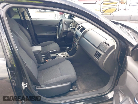 2010 Dodge Avenger SXT z VIN 1B3CC4FB7AN124485, wystawiony jako IAAI lot #42455131 z przebiegiem 241 003 mil mil oraz . Historia ofert i sprzedaży dostępna na DreamBid. Obrazek 5.