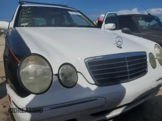 2001 Mercedes-Benz E-Class with VIN WDBJH65J31B287677, listed as a Copart auction lot 76776204 with 0 mi miles and Non Repairable. Bid and sale history available at carsss.com. Image 5.