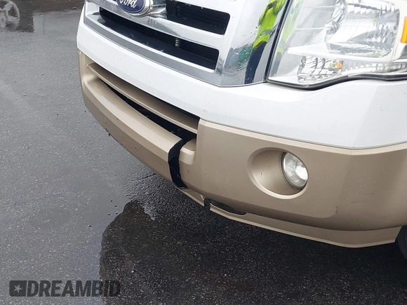 2013 Ford Expedition Max XLT с VIN 1FMJK1H59DEF08542, выставлен на аукционе IAAI как лот 41552946 с пробегом 218 762 миль миль и . История ставок и продаж доступна на DreamBid. Изображение 6.