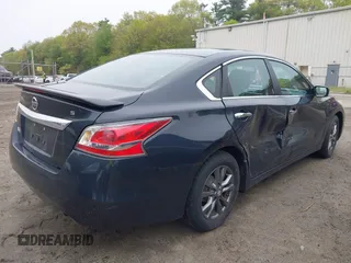 2015 Nissan Altima 2.5 z VIN 1N4AL3AP8FC249054, wystawiony jako IAAI lot #42179598 z przebiegiem 114 497 mil mil oraz . Historia ofert i sprzedaży dostępna na DreamBid. Obrazek 4.