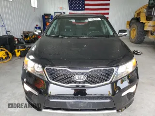 2013 Kia Sorento SX z VIN 5XYKWDA23DG369367, wystawiony jako Copart lot #57721075 z przebiegiem 133 560 mil mil oraz Szkoda całkowita • Salvage title. Historia ofert i sprzedaży dostępna na DreamBid. Obrazek 5.