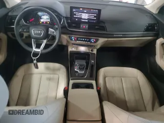 2024 Audi Q5 Premium z VIN WA1ABAFY1R2094807, wystawiony jako Copart lot #60664375 z przebiegiem 2 632 mil mil oraz Szkoda całkowita • Salvage title. Historia ofert i sprzedaży dostępna na DreamBid. Obrazek 8.