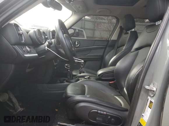2018 MINI Countryman Cooper S with VIN WMZYT5C31J3E60896, listed as a Copart auction lot 48239805 with 110,260 mi miles and Clean title. Bid and sale history available at DreamBid. Image 7.