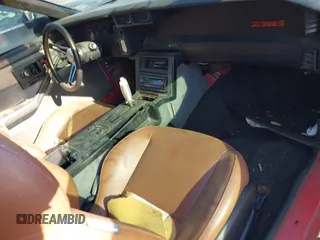 1987 Chevrolet Camaro z VIN 1G1FP21H9HN123969, wystawiony jako IAAI lot #42136912 z przebiegiem 97 026 mil mil oraz . Historia ofert i sprzedaży dostępna na DreamBid. Obrazek 5.