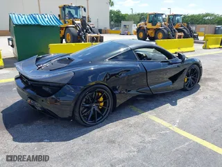 2018 McLaren 720S with VIN SBM14DCA9JW001142, listed as a IAAI auction lot 42117797 with 15,654 mi miles. Bid and sale history available at carsss.com. Image 4.