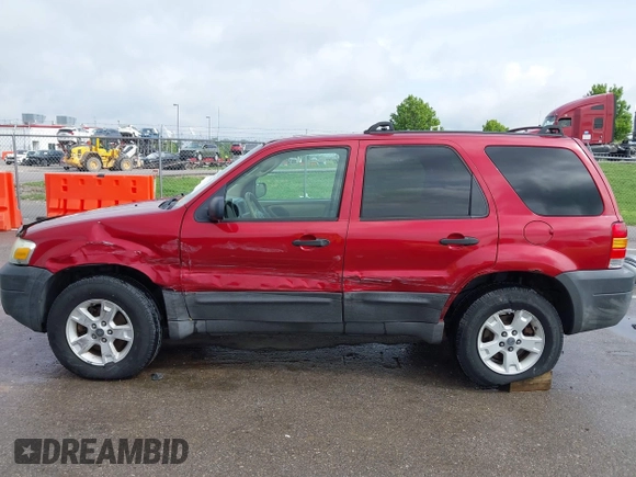 2006 Ford Escape XLT z VIN 1FMYU93166KA44836, wystawiony jako IAAI lot #42104051 z przebiegiem 176 367 mil mil oraz . Historia ofert i sprzedaży dostępna na DreamBid. Obrazek 14.