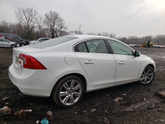 2013 Volvo S60 T6 R-Design Platinum with VIN YV1902FH2D2178884, listed as a Copart auction lot 51805655 with 141,878 mi miles and Salvage title. Bid and sale history available at DreamBid. Image 3.