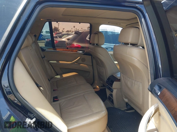 2010 BMW X5 35d z VIN 5UXFF0C5XALT84450, wystawiony jako IAAI lot #42401858 z przebiegiem 189 162 mil mil oraz . Historia ofert i sprzedaży dostępna na DreamBid. Obrazek 8.