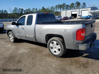 2008 Chevrolet Silverado 1500 LTZ with VIN 2GCEK19J281251376, listed as a Copart auction lot 42425325 with 300,957 mi miles and Salvage Title. Bid and sale history available at carsss.com. Image 2.