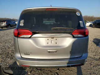 2017 Chrysler Pacifica Touring L with VIN 2C4RC1BG0HR683334, listed as a Copart auction lot 48756915 with 178,239 mi miles and Salvage Title. Bid and sale history available at DreamBid. Image 6.