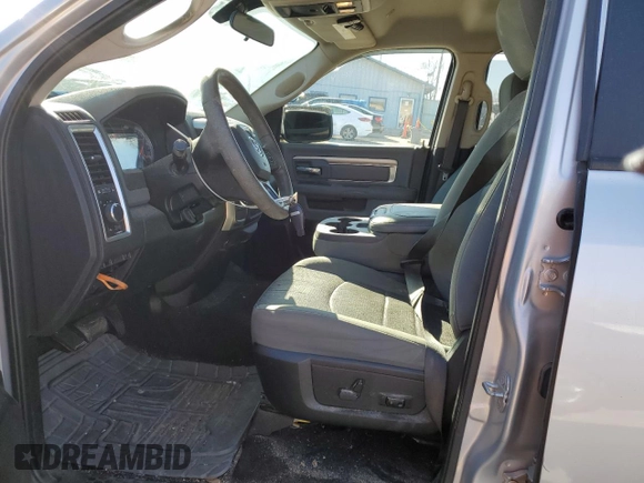 2018 Ram 1500 SLT z VIN 1C6RR6GG1JS206007, wystawiony jako Copart lot #50151835 z przebiegiem 118 194 mil mil oraz Szkoda całkowita • Salvage title. Historia ofert i sprzedaży dostępna na DreamBid. Obrazek 7.