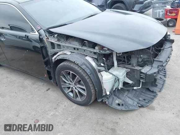 2018 Lexus ES with VIN JTHBW1GG2J2193949, listed as a IAAI auction lot 41772763 with 190,015 mi miles. Bid and sale history available at carsss.com. Image 18.