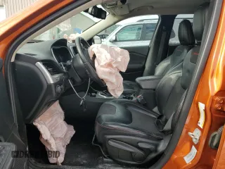 2016 Jeep Cherokee Trailhawk z VIN 1C4PJMBB5GW299512, wystawiony jako Copart lot #45356355 z przebiegiem Nie podano mil oraz Szkoda całkowita • Salvage title. Historia ofert i sprzedaży dostępna na DreamBid. Obrazek 7.