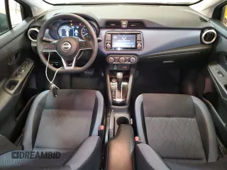 2023 Nissan Versa SV z VIN 3N1CN8EV8PL862187, wystawiony jako Copart lot #59179015 z przebiegiem 33 716 mil mil oraz Czysty tytuł • Clean title. Historia ofert i sprzedaży dostępna na DreamBid. Obrazek 8.