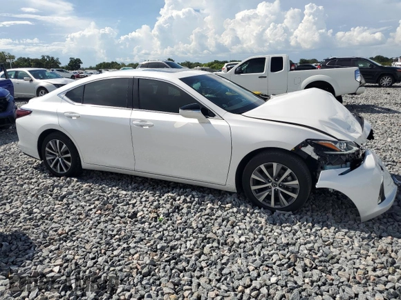 2021 Lexus ES 350 with VIN 58ADZ1B10MU089042, listed as a Copart auction lot 62071455 with 28,042 mi miles and Salvage title. Bid and sale history available at DreamBid. Image 4.