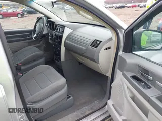 2008 Dodge Grand Caravan SXT with VIN 2D8HN54P68R127167, listed as a IAAI auction lot 41922325 with 141,171 mi miles and . Bid and sale history available at DreamBid. Image 5.