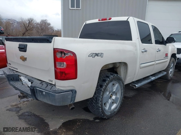 2009 Chevrolet Silverado 1500 LTZ with VIN 3GCEK33379G278538, listed as a IAAI auction lot 41713259 with 228,197 mi miles. Bid and sale history available at carsss.com. Image 4.