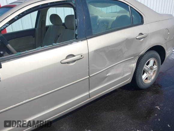 2007 Ford Fusion SE with VIN 3FAHP07197R260538, listed as a IAAI auction lot 41931335 with 160,417 mi miles. Bid and sale history available at carsss.com. Image 6.