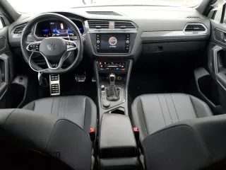 2022 Volkswagen Tiguan SE R-Line Black z VIN 3VV8B7AX4NM095511, wystawiony jako Copart lot #45333955 z przebiegiem 13 679 mil mil oraz Szkoda całkowita • Salvage title. Historia ofert i sprzedaży dostępna na DreamBid. Obrazek 8.