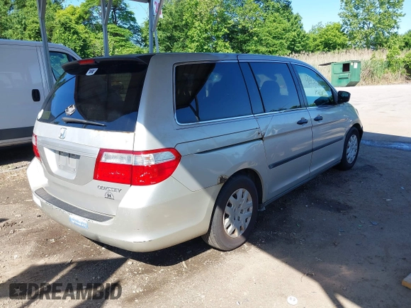 2005 Honda Odyssey LX z VIN 5FNRL38275B117069, wystawiony jako IAAI lot #42232470 z przebiegiem 265 180 mil mil oraz . Historia ofert i sprzedaży dostępna na DreamBid. Obrazek 4.