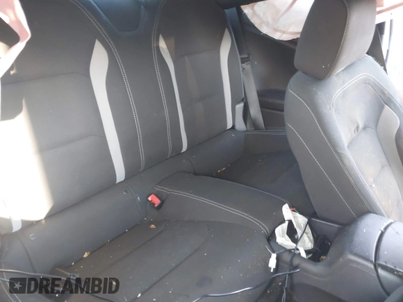 2019 Chevrolet Camaro 1LT z VIN 1G1FB1RX4K0127436, wystawiony jako IAAI lot #41868960 z przebiegiem Nie podano mil oraz . Historia ofert i sprzedaży dostępna na DreamBid. Obrazek 8.