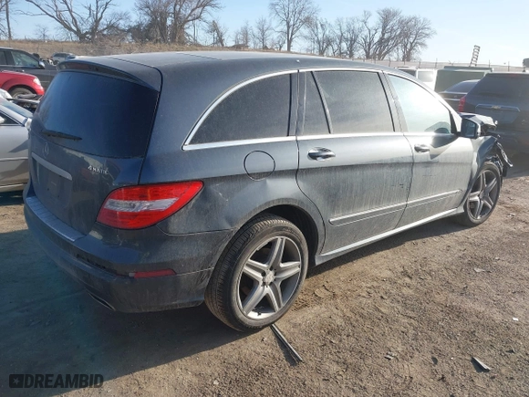 2012 Mercedes-Benz R-Class R 350 with VIN 4JGCB5HE0CA143058, listed as a IAAI auction lot 41816422 with 153,103 mi miles. Bid and sale history available at carsss.com. Image 4.