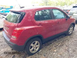 2015 Chevrolet Trax LS z VIN KL7CJPSB0FB198204, wystawiony jako IAAI lot #42237830 z przebiegiem 137 569 mil mil oraz . Historia ofert i sprzedaży dostępna na DreamBid. Obrazek 4.