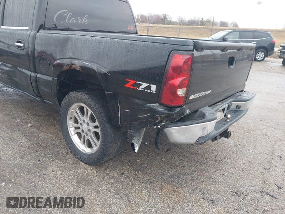 2006 Chevrolet Silverado 1500 LT1 with VIN 2GCEK13Z261356091, listed as a IAAI auction lot 41734558 with 247,209 mi miles. Bid and sale history available at carsss.com. Image 17.
