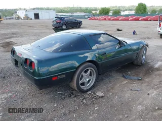 1992 Chevrolet Corvette z VIN 1G1YY23P9N5107499, wystawiony jako IAAI lot #42155734 z przebiegiem 71 080 mil mil oraz . Historia ofert i sprzedaży dostępna na DreamBid. Obrazek 4.