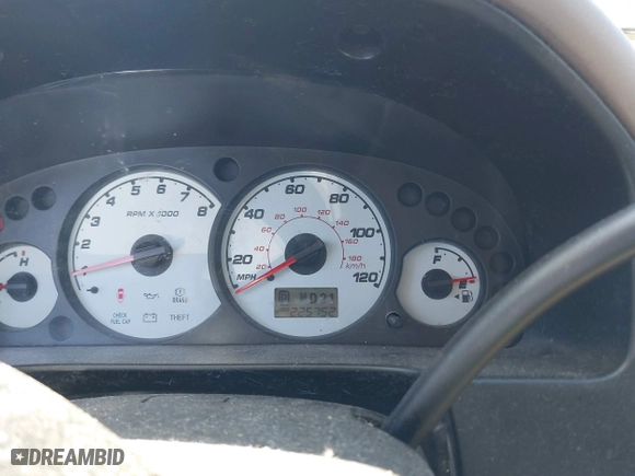 2001 Ford Escape XLS with VIN 1FMYU01141KA46852, listed as a IAAI auction lot 41616606 with 225,752 mi miles. Bid and sale history available at carsss.com. Image 7.