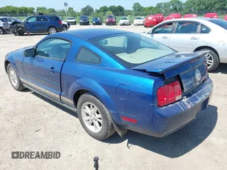 2007 Ford Mustang Deluxe with VIN 1ZVFT80N175341171, listed as a IAAI auction lot 42637888 with 122,279 mi miles and . Bid and sale history available at DreamBid. Image 3.