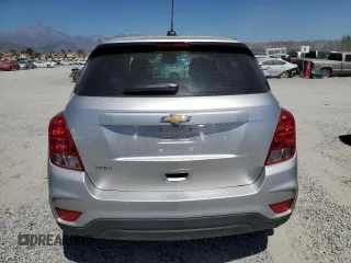 2020 Chevrolet Trax LS with VIN KL7CJKSB0LB340114, listed as a Copart auction lot 61056535 with 42,044 mi miles and Salvage title. Bid and sale history available at DreamBid. Image 6.