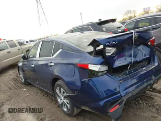 2019 Nissan Altima S with VIN 1N4BL4BV0KC159821, listed as a IAAI auction lot 41989875 with 129,026 mi miles and . Bid and sale history available at carsss.com. Image 3.