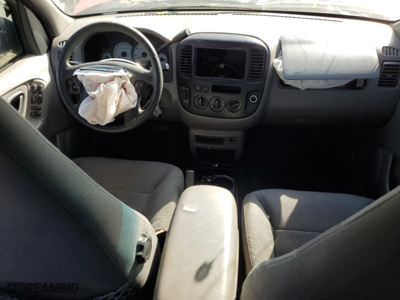 2001 Ford Escape XLT with VIN 1FMYU041X1KF94348, listed as a Copart auction lot 48406245 with 247,338 mi miles and Salvage Title. Bid and sale history available at carsss.com. Image 8.