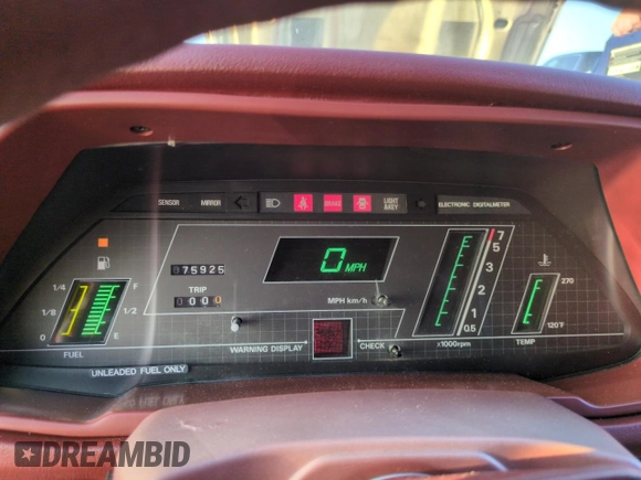 1983 Datsun 280ZX z VIN JN1HZ04S2DX564639, wystawiony jako Copart lot #75222314 z przebiegiem 75 925 mil mil oraz Szkody całkowita. Historia ofert i sprzedaży dostępna na DreamBid. Obrazek 9.