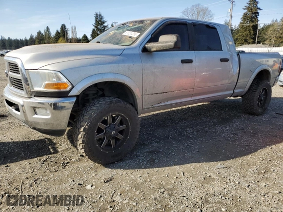 2011 Dodge 3500 SLT z VIN 3D73Y3HL0BG592767, wystawiony jako Copart lot #51824395 z przebiegiem 142 905 mil mil oraz Szkody całkowita. Historia ofert i sprzedaży dostępna na DreamBid. Obrazek 1.