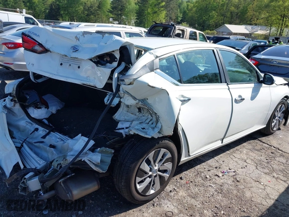 2019 Nissan Altima S with VIN 1N4BL4BVXKC155016, listed as a IAAI auction lot 41980978 with 97,688 mi miles and . Bid and sale history available at carsss.com. Image 4.