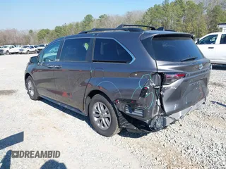 2024 Toyota Sienna XLE z VIN 5TDJRKEC8RS219789, wystawiony jako IAAI lot #41655786 z przebiegiem 1612 mil mil oraz . Historia ofert i sprzedaży dostępna na DreamBid. Obrazek 3.